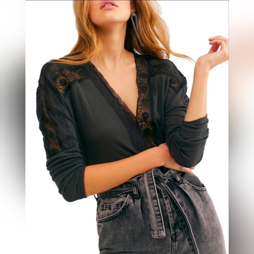 Free People Lola Long Sleeved Top, VGUC, Size XS (Fits Big)